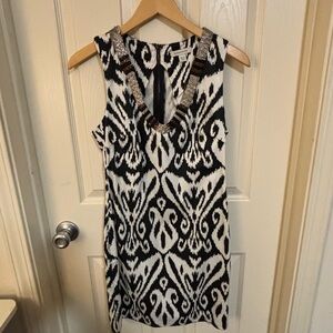 Boston Proper Black White Ikat Print Beaded Shift Dress Size 6 EUC Sleeveless
